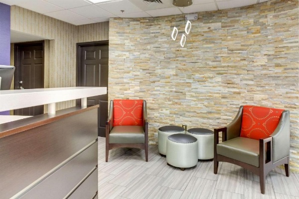 Clarion Inn Biltmore Village image 10