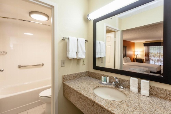 Clarion Inn Biltmore Village image 12